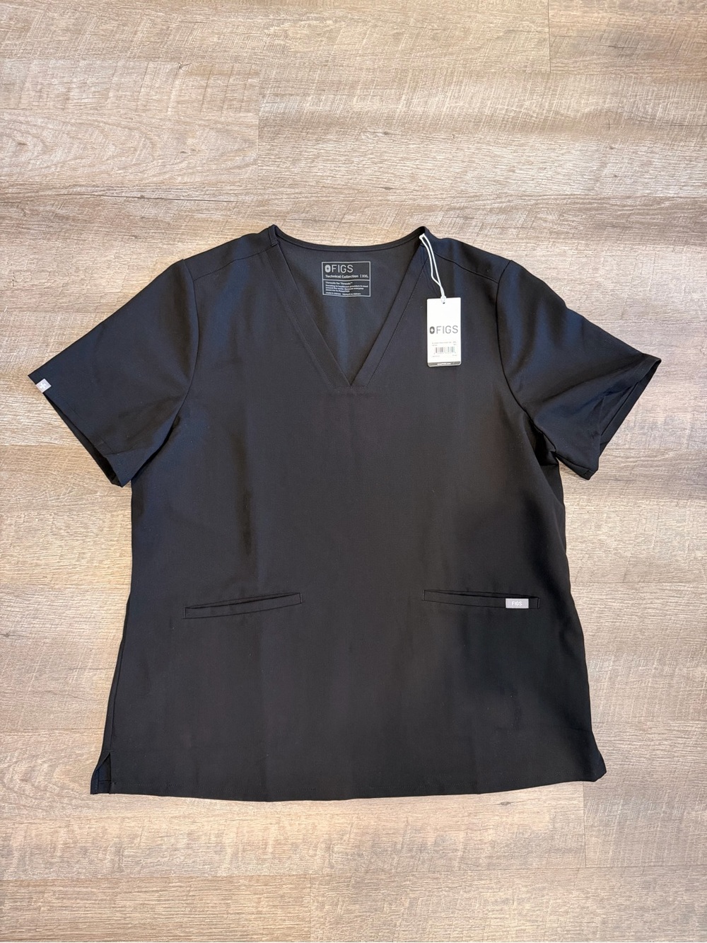FIGS Casma Scrub Top NWT Black 2XL FIONx 3 Pocket V-Neck Medical Uniform - Picture 2 of 7